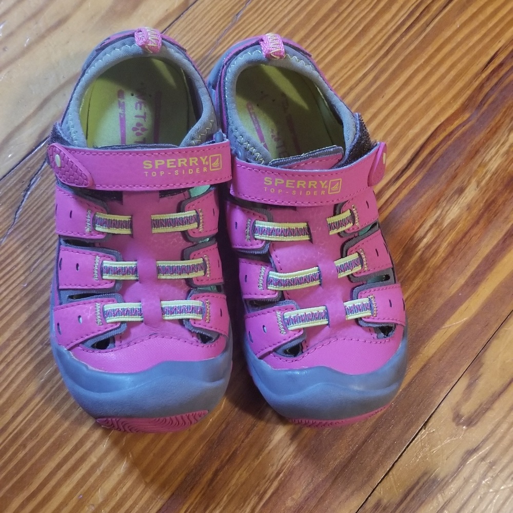 Trail shoes